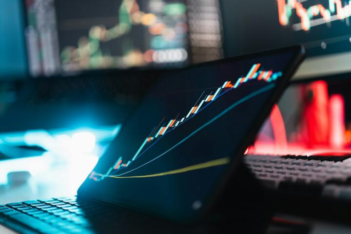 Stocks vs Bonds: What Each Does in a Plan