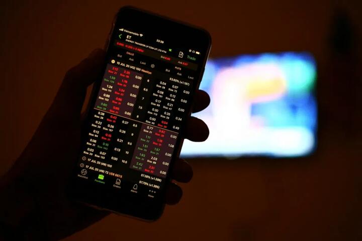 How After-Hours Trading Differs From Regular Hours